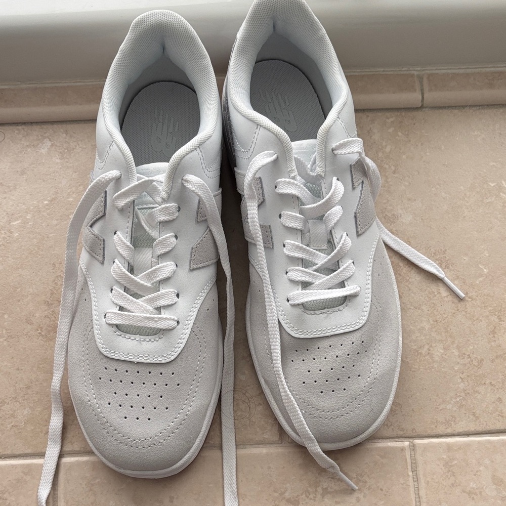 New Balance Women's BB80 Court sneakers